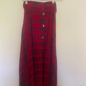 Red checkered long skirt